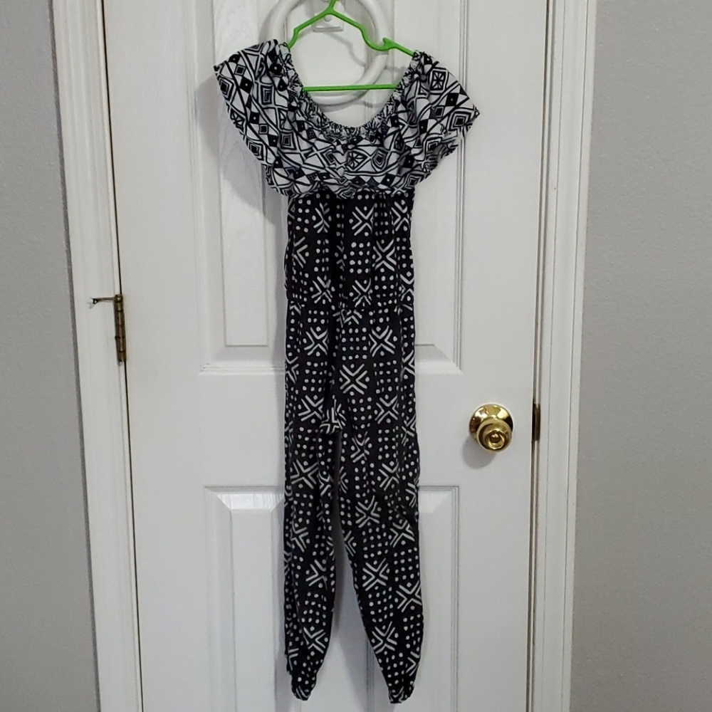 🚸5T Stretchy Aztec polkadot rompers/jumper